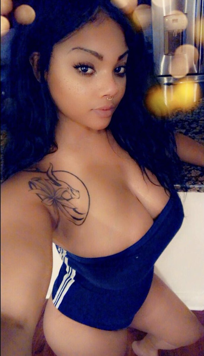 CCHYNAVI's tweet photo. #HotGirlSummer 🥵☀️ https://t.co/Aj2pRvYfJs