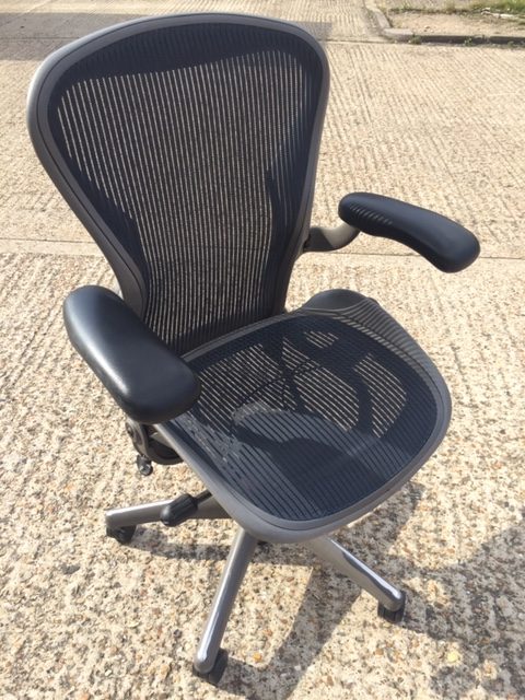 Docklandsoffice's tweet photo. Just in!! Refurbished Herman Miller Aeron Chair in Grey Colour. Size B. Now only £249.95 See more here: https://t.co/ptVH9yAgbV  #officechairs #londonofficefurniture #officefurniture #aeronchairs #hermanmiller https://t.co/wEQgH5SfHs