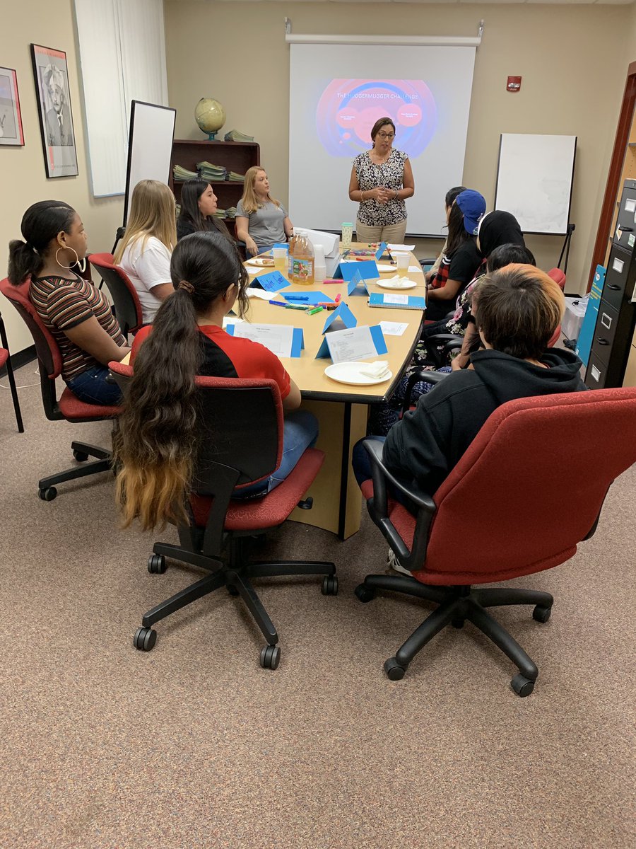 MiddlePasco's tweet photo. Some of our Krewe Leaders preparing for the school leader! https://t.co/ZhiY5H2y0T