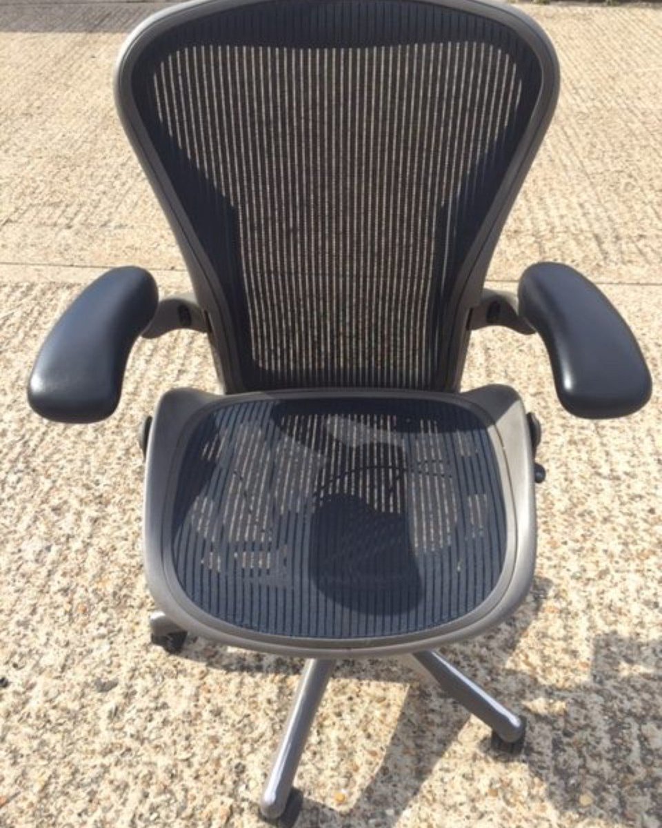 Docklandsoffice's tweet photo. Just in!! Refurbished Herman Miller Aeron Chair in Grey Colour. Size B. Now only £249.95 See more here: https://t.co/ptVH9yAgbV  #officechairs #londonofficefurniture #officefurniture #aeronchairs #hermanmiller https://t.co/fUD65iva1O