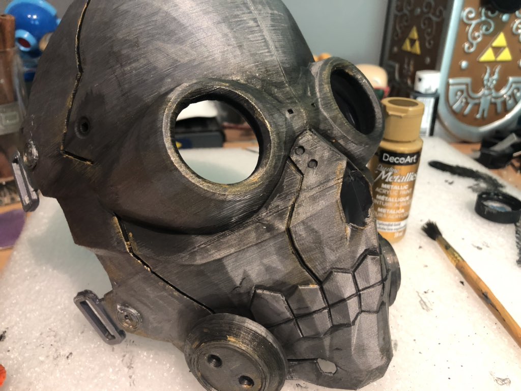 JoHisui's tweet photo. @BranCutler thought you might appreciate my work so far on this #deathgun replica mask I a creating 🤙 @couple_cosplay #ggo #SwordArtOnline #sao2 #cosplay #workinprogress #aew #comicon2019 https://t.co/xBpiUQSFSO