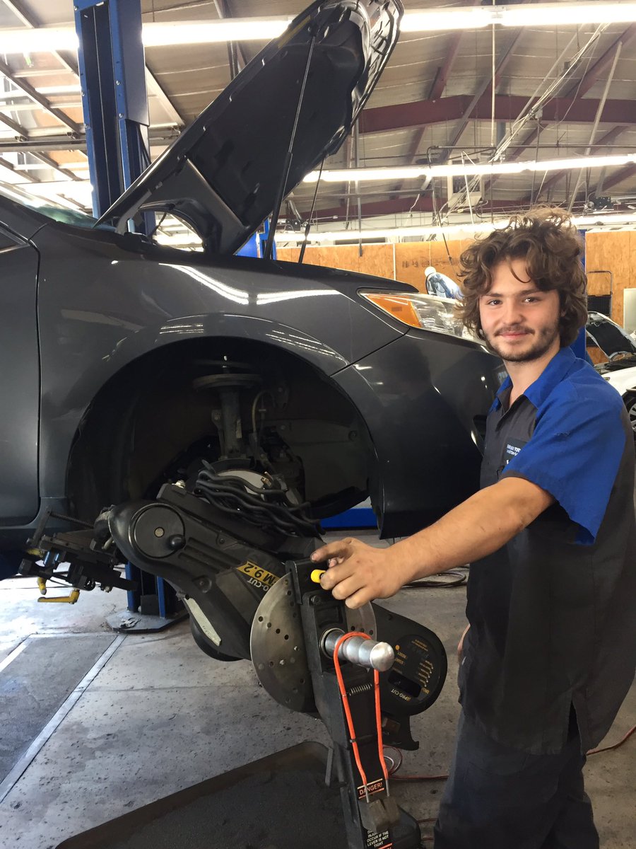 vpwcte's tweet photo. Not only can @wsfcs CTE provide interns but also @ApprenticeNC apprentices for employment! Steven and Andrew doing great work for @ParkwayFord North! #cteworks #buildyourtalentpipeline https://t.co/AkoHWYSlhf