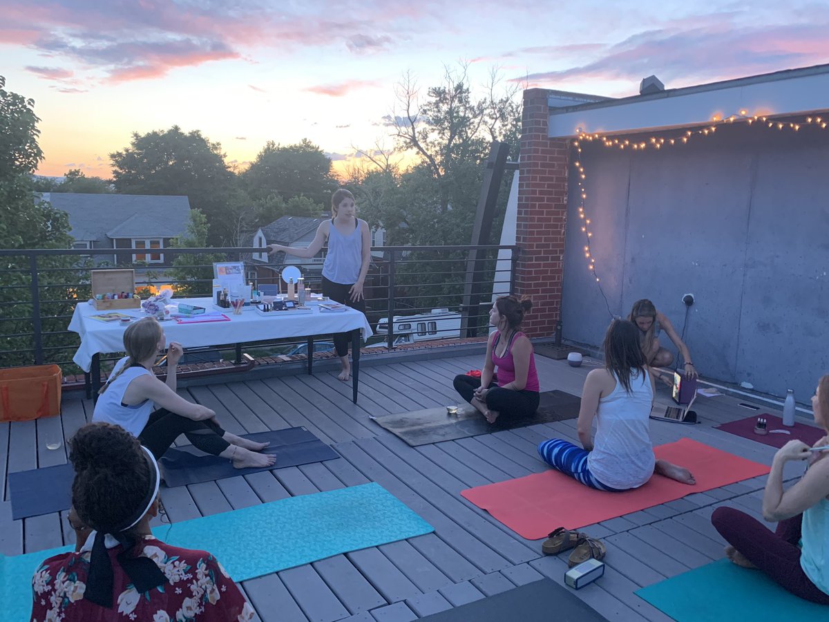Athleta_PM's tweet photo. Athleta FitPro Wendy Weeks sharing her love for yoga, wellness, community and Beauty Counter! #athletafitpro #powerofshe https://t.co/v1a7fNbua6