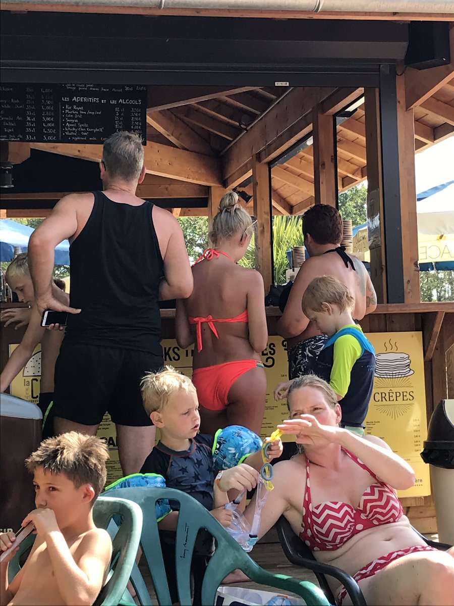 muddancer's tweet photo. @phildowns501 She’s a true master of the happy hour queue https://t.co/aJcE4pkUbc