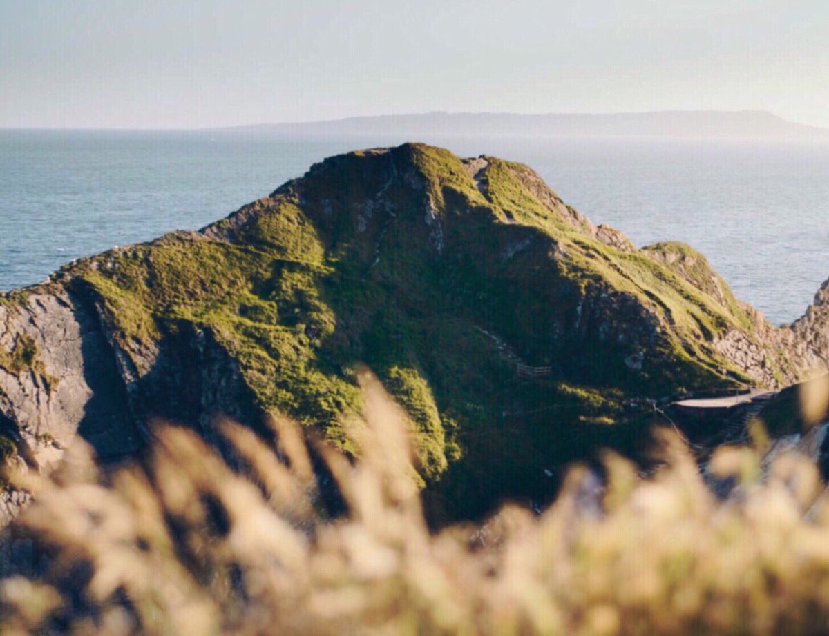 Umm HELLO! Check out that view 👀 
.
.
#durdledoor #england #uk #travel #instatravel #travelgram #dorset #view #landscape #photography #videography