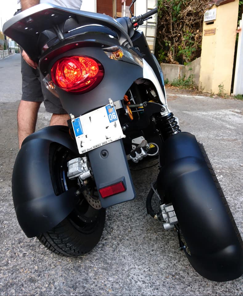EccityMotocycle's tweet photo. [Parole de testeur] : J'ai pu tester le nouveau #scooterélectrique 3 roues eccity ! En tant que motard, passé les premières minutes d'adaptation, j'avoue avoir été bluffé : c'est une excellente réussite ! #MadeinFrance #mobilitépropre #ecoresponsabilite https://t.co/SlGP5JWtAz
