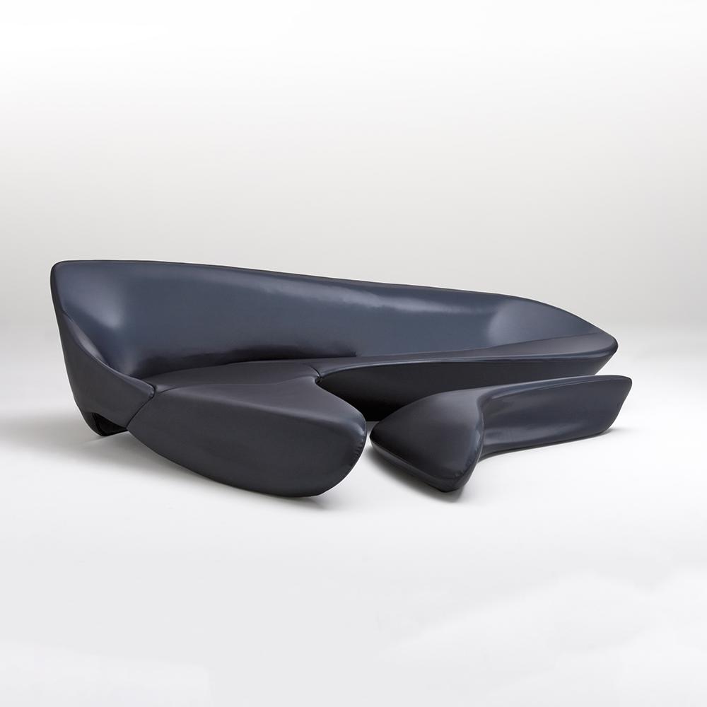 BeB_Italia's tweet photo. The inclination to experiment combined with a long-standing research: this could be the perfect description for the Moon landing, whose 50th anniversary falls these days, but also for the Moon System sofa by Zaha Hadid for @Beb_Italia. @ZHA_News #MoonLanding #MoonSystem https://t.co/BVLXLLn2HF