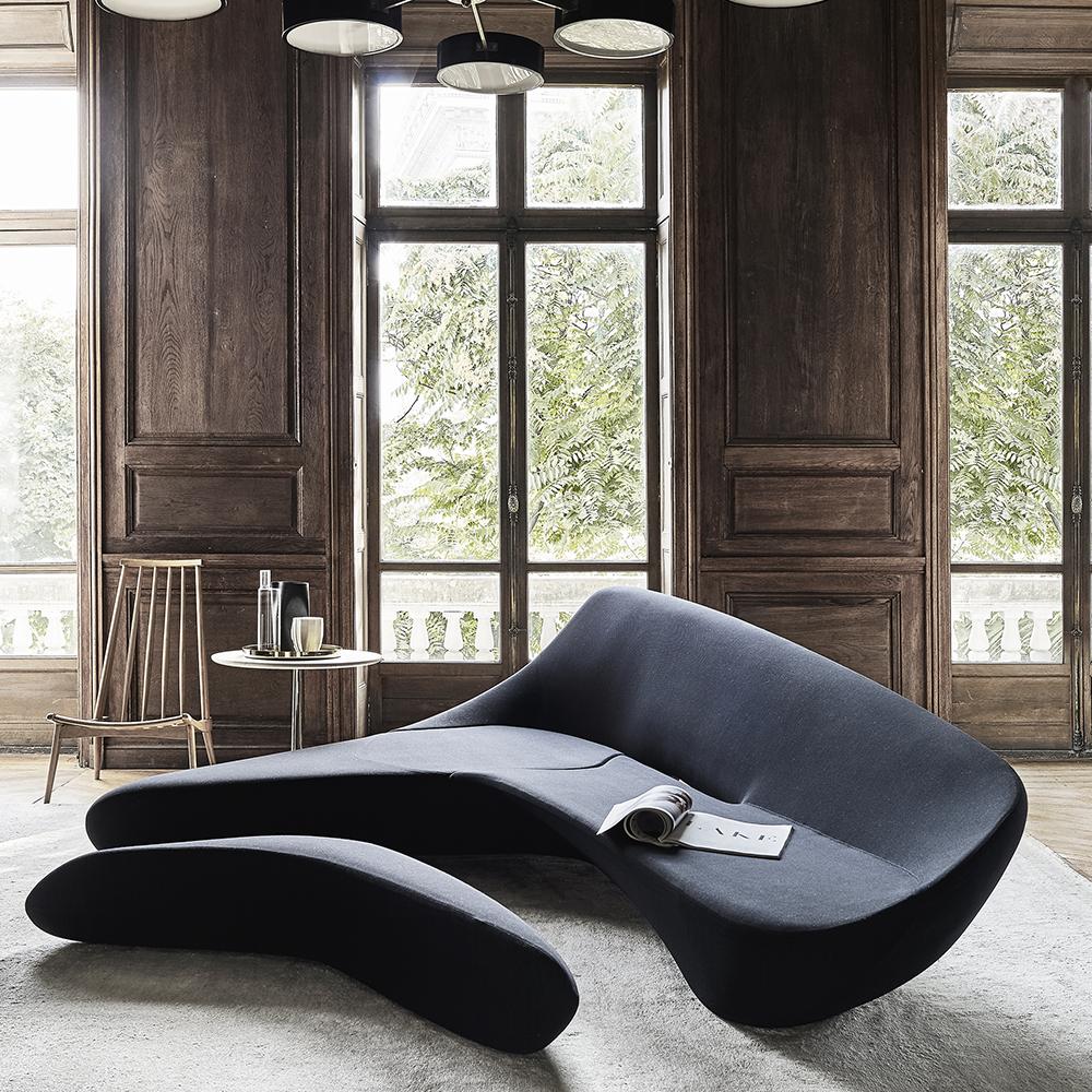 BeB_Italia's tweet photo. The inclination to experiment combined with a long-standing research: this could be the perfect description for the Moon landing, whose 50th anniversary falls these days, but also for the Moon System sofa by Zaha Hadid for @Beb_Italia. @ZHA_News #MoonLanding #MoonSystem https://t.co/BVLXLLn2HF