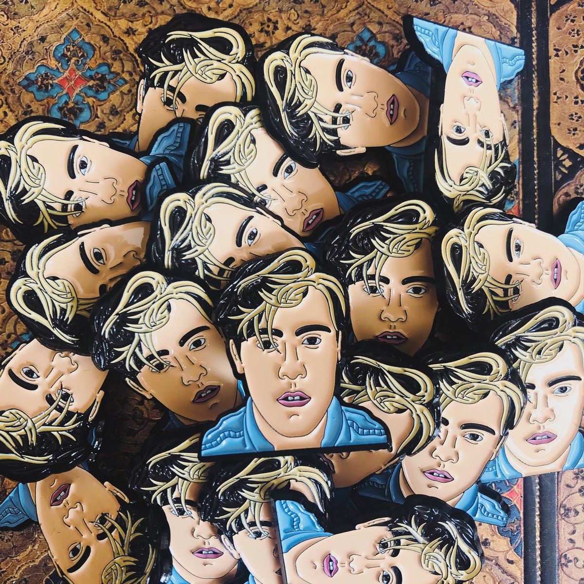 EuroPins's tweet photo. NOW AVAILABLE @BenjyIngrosso enamel pin! ♥️
#BenjaminIngrosso #Eurovision #ESC #DanceYouOff
https://t.co/dUCx4yEDCD https://t.co/FvLFCqq482