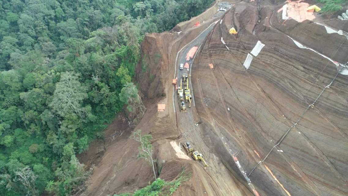 BangBond_'s tweet photo. Mas @ganjarpranowo Poto di bawah ini wilayah gunung Slamet mohon kiranya di cek apa benar daerah gunung Slamet sudah seperti ini. Akibat sebuah pekerjaan perusahaan asing yg di bantu BUMD. #SaveSlamet #HutanLindung @GreenpeaceID https://t.co/lzfiiPX40X
