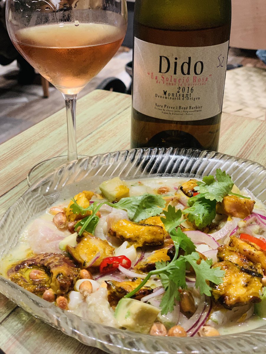 vidaleugenia's tweet photo. Sumergirse en un refrescante ceviche de corvina, pulpo a la brasa y palta y otras delicias peruanas acompañado de ‘la solució rosa’ de  @venusuniversal 🧜🏻‍♀️ #almostvacations #yakumanka @gaston_acurio https://t.co/FJl7mskjmF