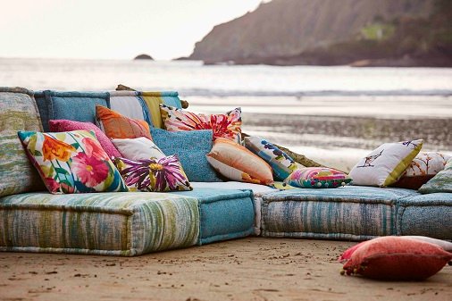 Wish we were here! Thinking cool thoughts, reclining on these sumptuous #MadeToMeasure #Cushions in flamboyant Fauvisimo #fabric by Harlequin. A powerful colour palette paired with soft muted shades, perfect for any room in yr #home 
#shoplocal #Hitchin #Cambridge #GerrardsCross