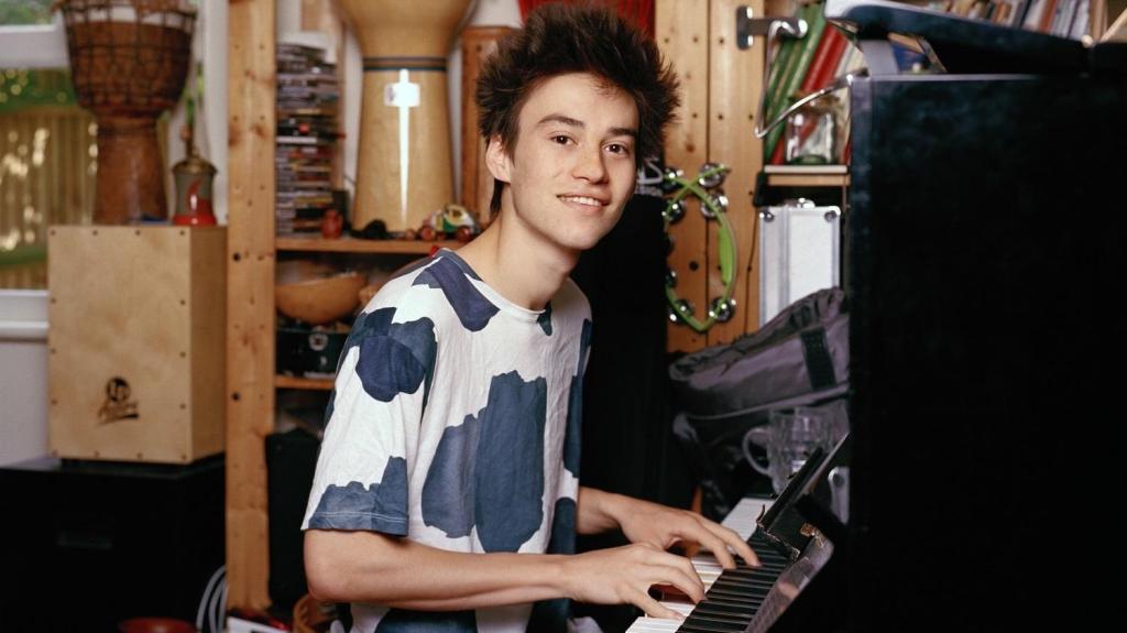 themuusique's tweet image. On a crushé sur Jacob Collier : l’Albert Einstein de la musique #TheMuusique #MusicCrush themuusique.com/2019/07/jacob-…