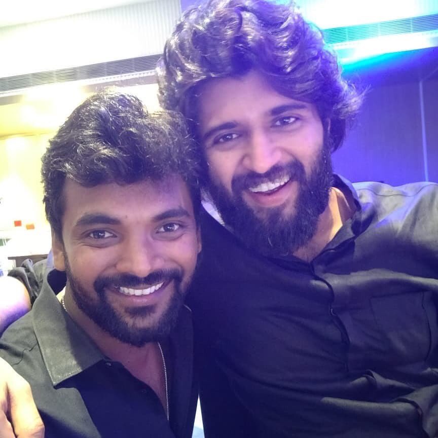 saikarthikhero's tweet photo. #DearComrade releasing tomorrow all the best to @TheDeverakonda annayya and to whole team
@bharatkamma Sir all the best πππ
#DearComradeOnJuly26
#DearComradeTomorrow https://t.co/YWQJKfg9OG