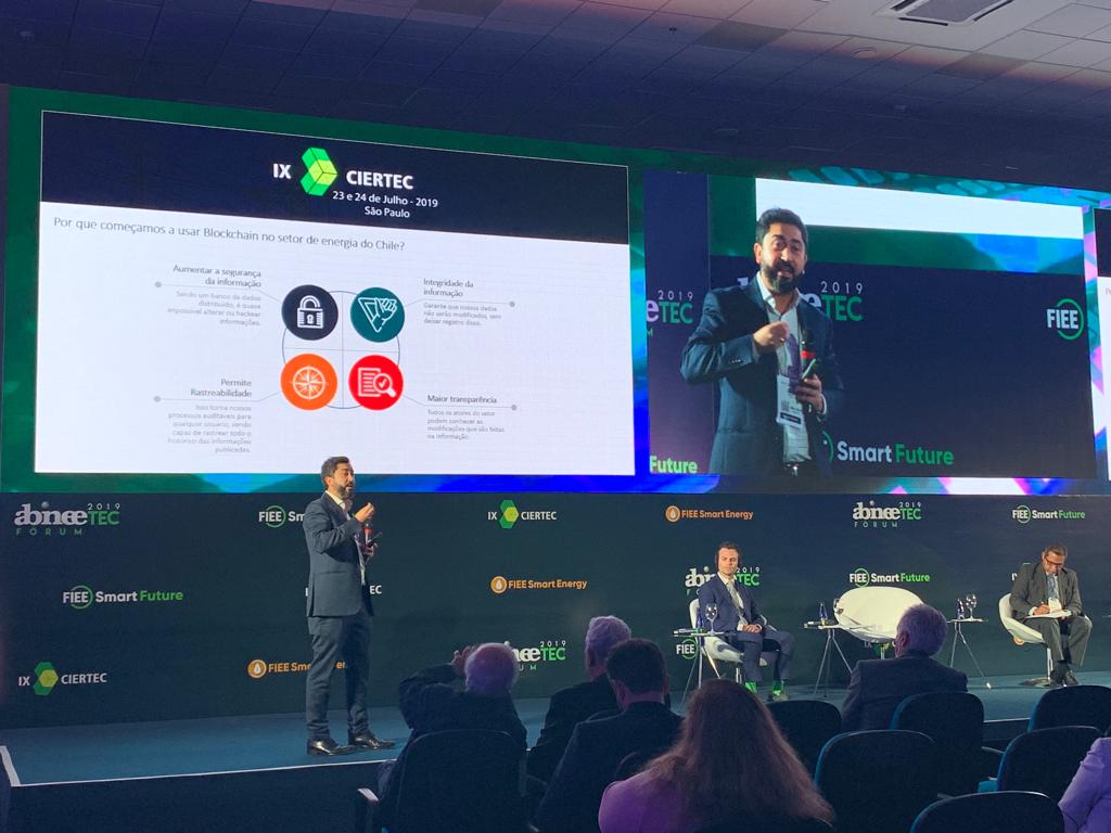 CNE_Chile's tweet photo. @CNE_Chile presenta caso #Blockchain y digitalización en sector eléctrico en Expo Smart Energy, IX CIERTEC, São Paulo, Brasil, con la Asociación Brasileña de la Industria Electro-Electrónica - ABINEE @mautreras @EnergiaAbierta @Abinee @CIER_Energia @bracier @MinEnergia https://t.co/cyMb15yozX