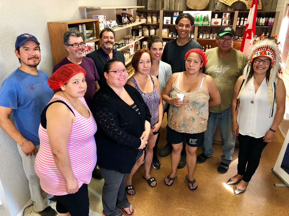 KirstyDuncanPhD's tweet photo. Quelle belle journée à #AirRonge! Heureuse d'avoir annoncé $975 000 pour @KCDCweb afin d'augmenter la productivité des produits forestiers non ligneux (PFNL) dans le nord de la Saskatchewan! https://t.co/9ShWtMDXw8