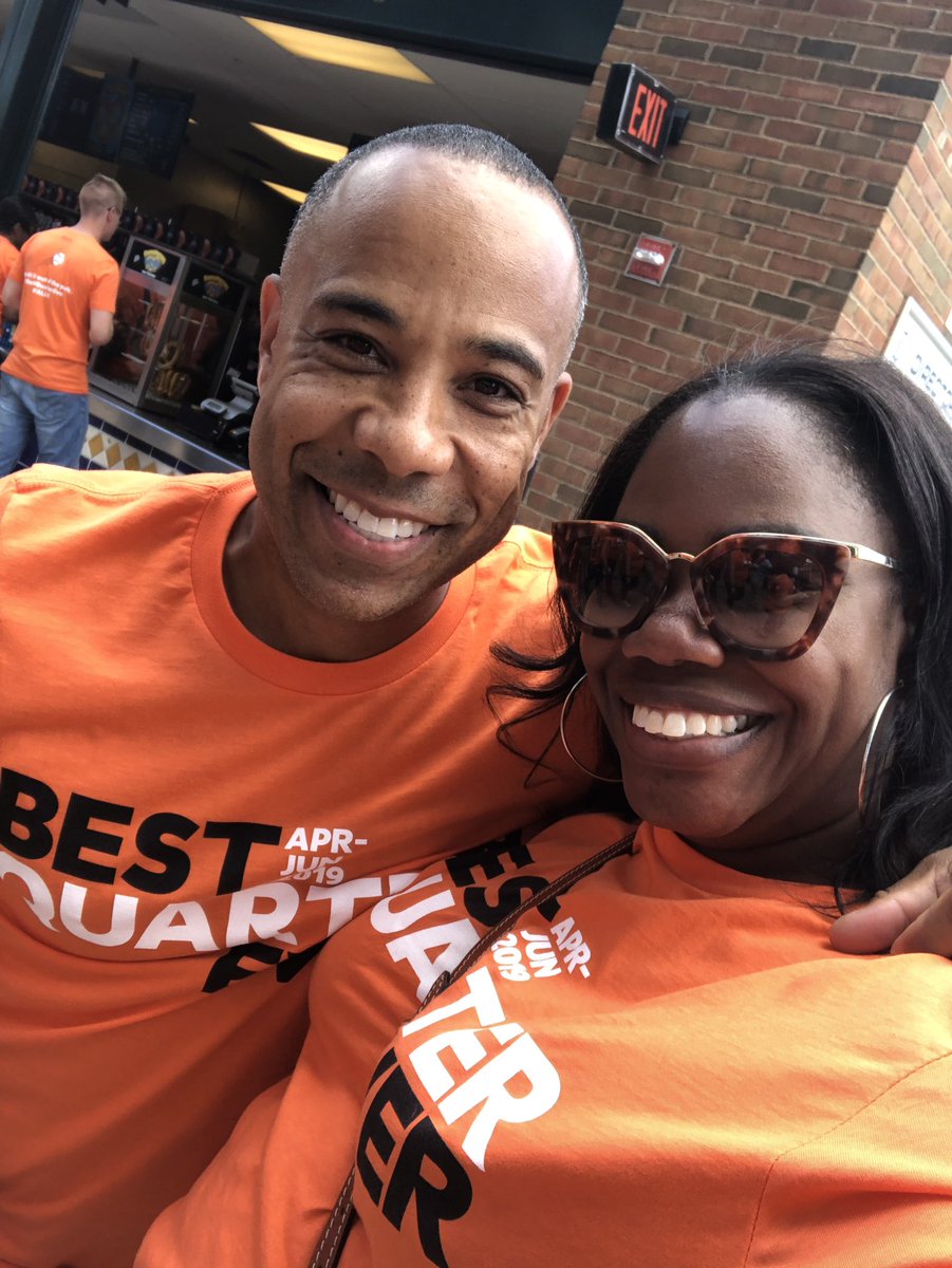 jazzyreno01's tweet photo. One of the greatest humans I know!! @TNuckolls #bestquarterever #bestcompanyever #quickenloans https://t.co/t5MmDh8Sdy