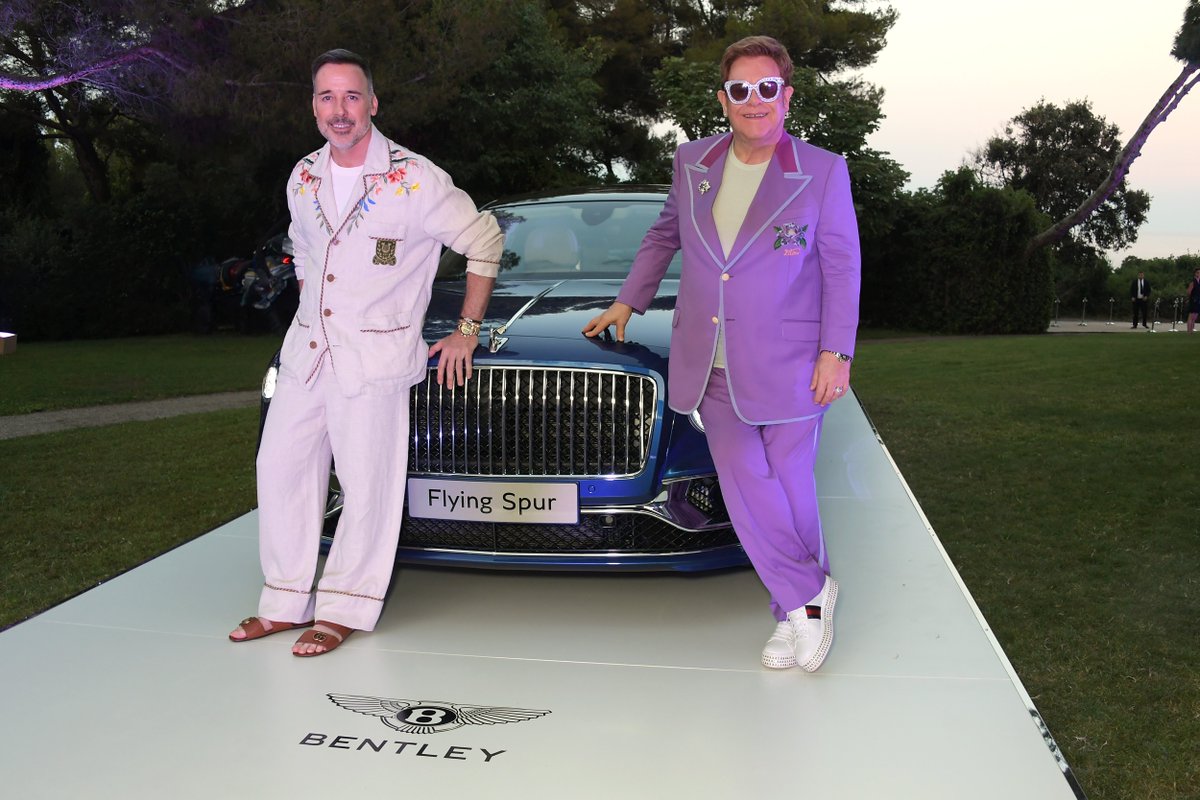 BentleyComms's tweet photo. Bentley #FlyingSpur First Edition achieves a winning bid of €700,000 at #EJAFMidsummer, with the proceeds donated to the Elton John AIDS Foundation to help the global fight against the epidemic @ejaf
📷 @GettyImages @davidbenett
https://t.co/TDEOsFjAuP https://t.co/LHEFHWqqhL
