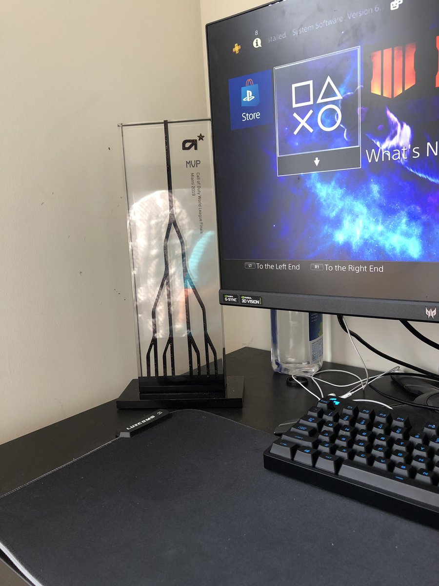 SimpXO's tweet photo. man am i living the dream 🥺 https://t.co/QAt72aFXTQ