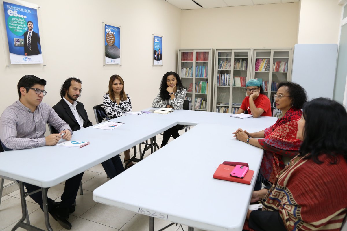 MICIPMA's tweet photo. Conocimos el proyecto EDUCA Films por parte de @oeipanama y @ganexa1980 que propone mejorar la educación, a través, de piezas audiovisuales con contenido educativo y cultural que serviría de guía para los docentes🎥 #UnidosLoHacemos https://t.co/SyVvlxf1up