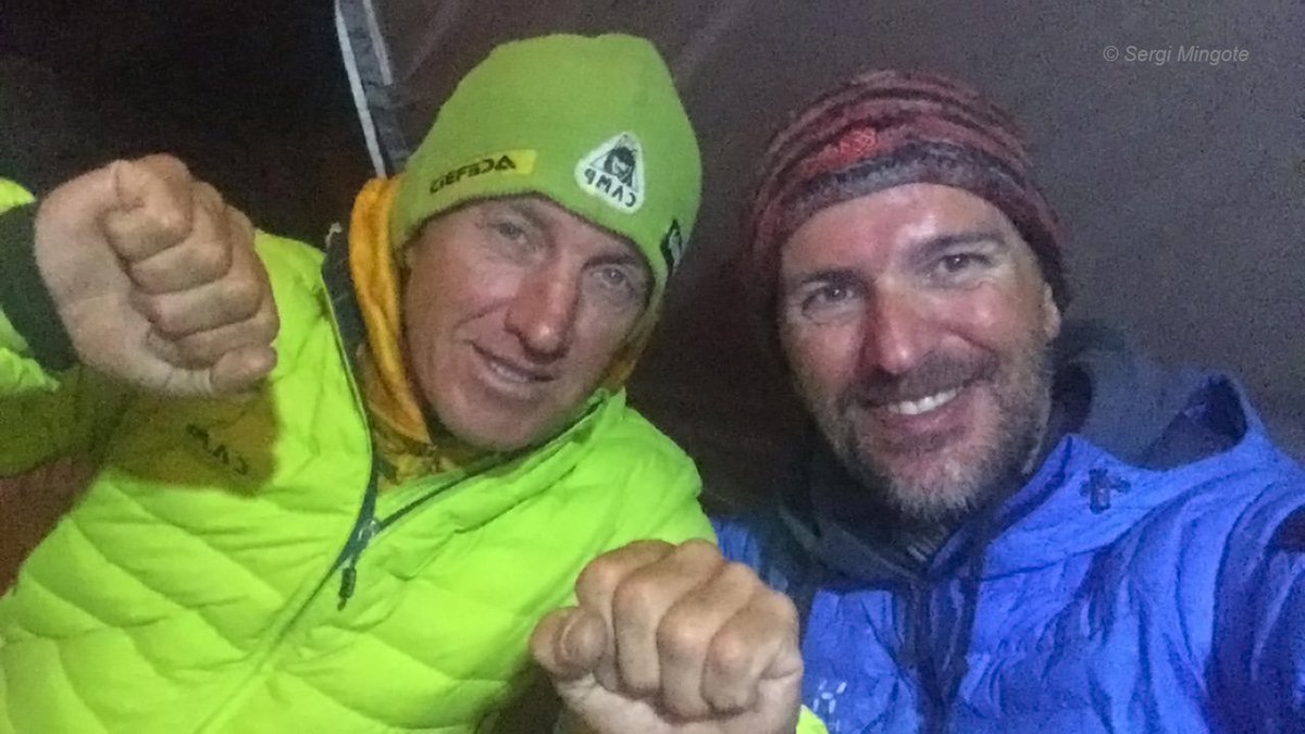 CarlosGarranzo's tweet photo. 🏔 RESCATE EN #Gasherbrum II:  DENIS URUBKO Y SERGI MINGOTE RESCATAN A UNA PAREJA DE ALPINISTAS LITUANOS EN EL GLACIAR DE LOS GASHERBRUM.

Leer en: https://t.co/dPEJAgmZcz
#rescue #Karakorum #K22019
📸 Sergi Mingote: Denis Urubko y © Sergi Mingote en BC. 
(autorizada por ambos) https://t.co/GZwT7PXOPf