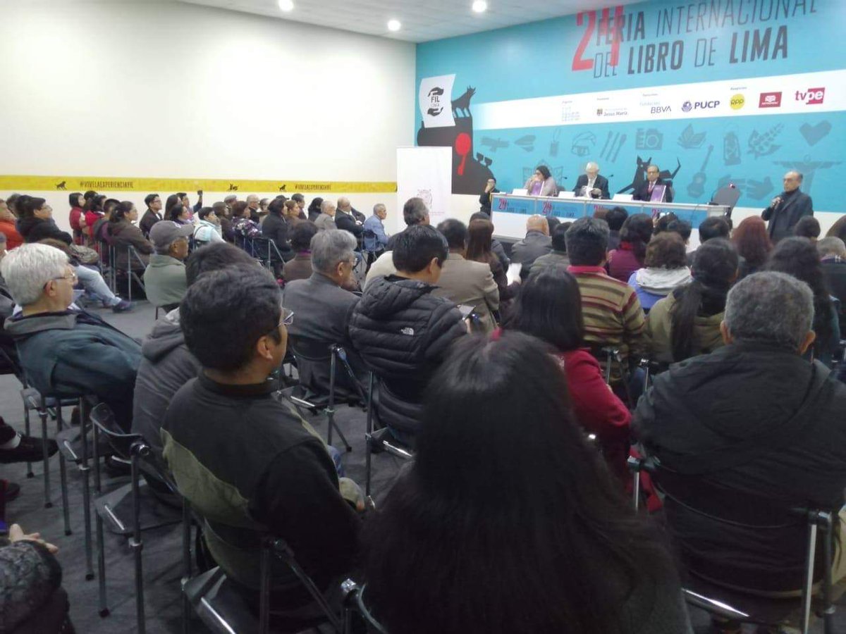 FondoEditUNMSM's tweet photo. Con auditorio lleno se realizó ayer la presentación, en la #FILLima2019, de «Neurociencia clínica», obra póstuma de Pedro Ortiz, notable neurólogo y docente sanmarquino.
Gracias a todos los asistentes.
Recuerden que pueden adquirir este libro en el #Stand183 hasta el 4 de agosto. https://t.co/5SqTSmyKzG