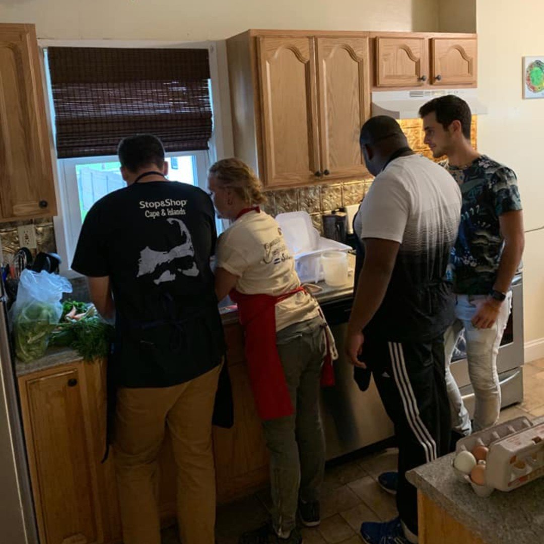 PeopleInc_FR's tweet photo. Our partnership with @SourceWhatsGood is bringing fresh, locally produced food to our community and homes! We are now organizing cooking classes teaching proper preparation to ensure folks enjoy it to the fullest. Stay tuned. More to come! #peoplewithapurpose https://t.co/LlXViNWyL4