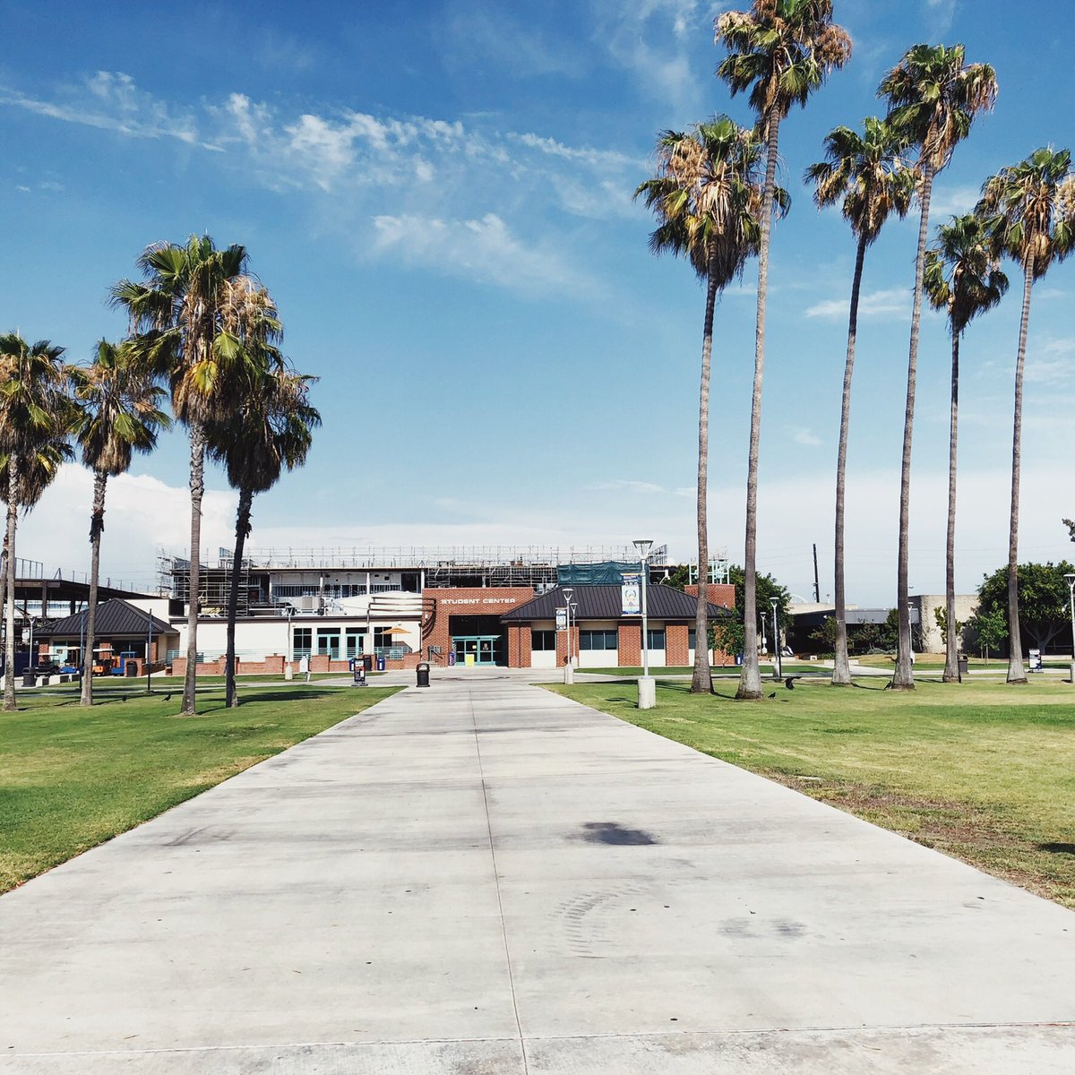 orangecoast's tweet photo. ☝🏼 month until school starts! It’s not too late to register for Fall 2019, and don’t forget: all first-time, CA resident college students who take 12 units or more at OCC get FREE tuition! 💸#GoCoast #PiratesPromise #CollegePromise #orangecoastcollege #Fall2019 #backtoschool https://t.co/Tw30LYEQIc