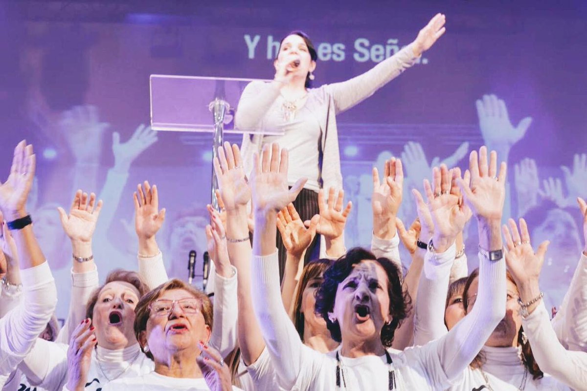 presenciaddios's tweet photo. 📢 HOY MUJERES FUERTES + CORO PRESENCIA! 🎼Te esperamos a las 5PM en la #CharlaMF con @AlejandraStamat Vení con tus hijos! Durante las vacaciones, #SoñadoresKids los invita a un espectacular show de Magia👨👩👧👦
Bonifacio 332, CABA. 🔴 O mirala por Youtube de Alejandra Stamateas. https://t.co/M3jnUEeIS5