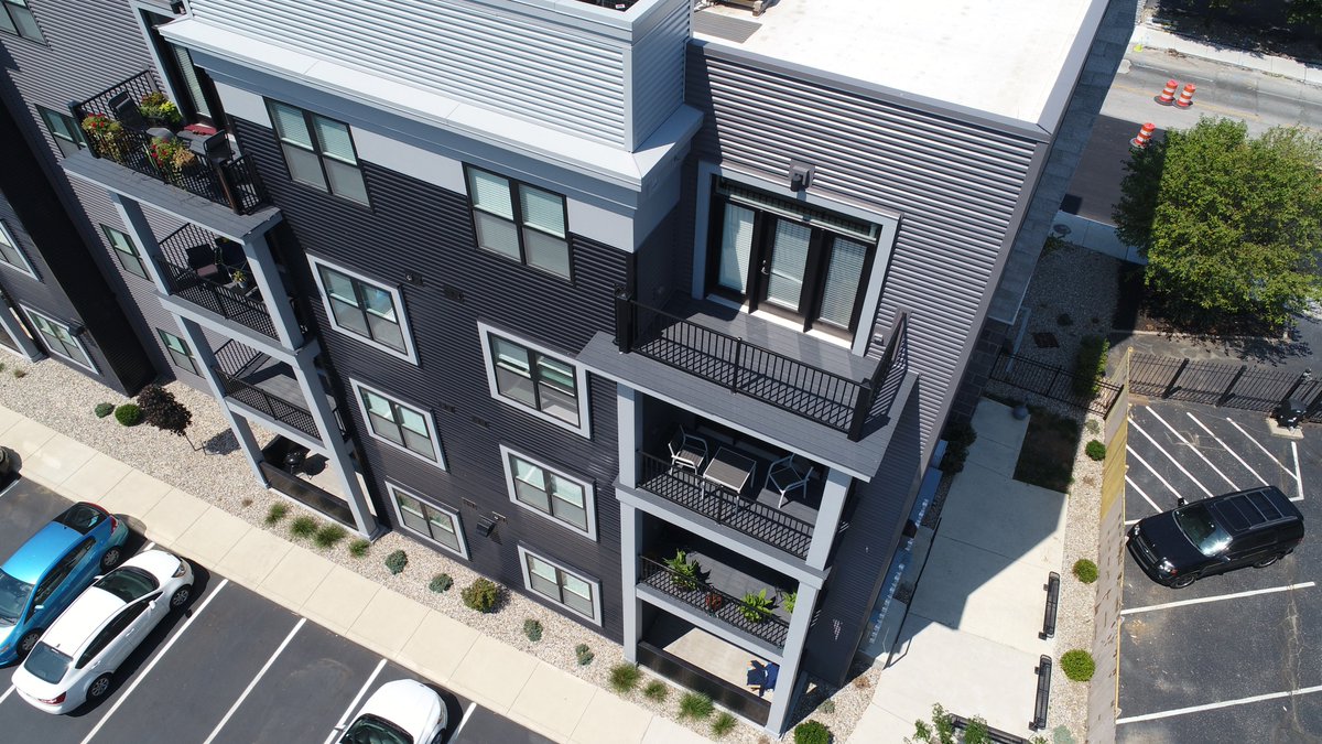 dmimetals's tweet photo. Check out this apartment building in Indianapolis featuring DMI's HWPA16 wall panel along with a custom wall panel.
For more check out our project gallery https://t.co/h5QEW230BE
Installer: Skyline Roofing & Sheet Metal
Architect: A3 Design, PC
#metalwallpanel #wallpanel #DMI https://t.co/cVjvntcZiS