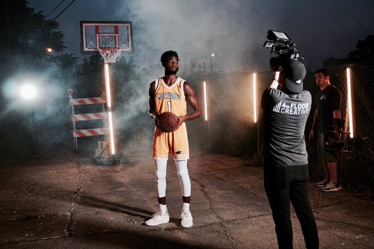 MKE_MBB's tweet photo. Bringing that 🔥 for the '19 intro video 

#UnitedWeRoar | @4thFlCreative https://t.co/aMEpZdz2Wk