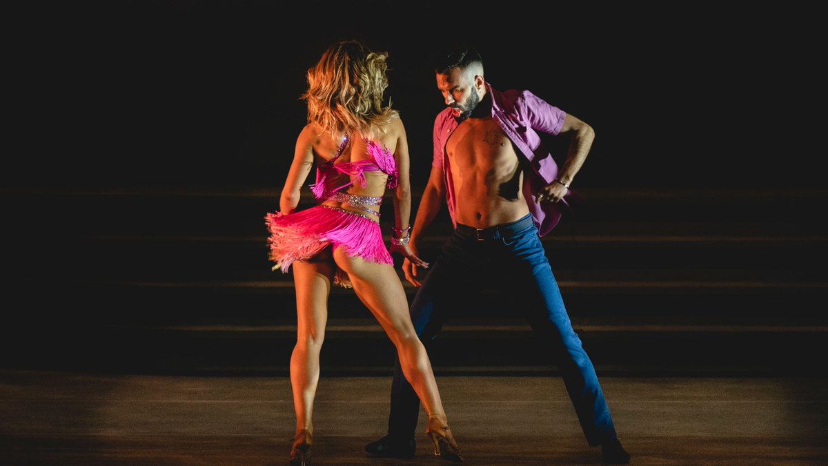 SuperBreak's tweet image. Heartbeat of Home is the new tantalising, dance extravaganza with a world-class cast and electrifying 10 piece band. #TheatreThursday

Book your Heartbeat of Home break including hotel stay from £79pp: bit.ly/2GhZ45Z