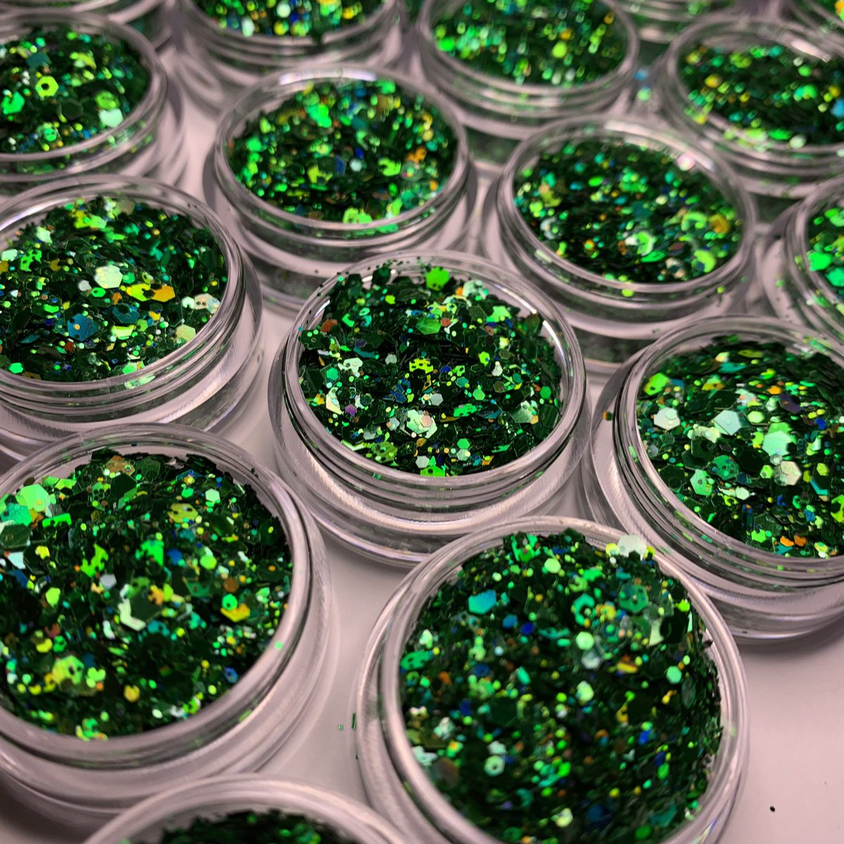 prettyweirdco's tweet photo. ABDUCT ME! 👽
A bright green holographic glitter!
Our fellow weirdos will be able to spot you right away! 👀
•
https://t.co/iLLc6y57Ql https://t.co/el8iz3181C