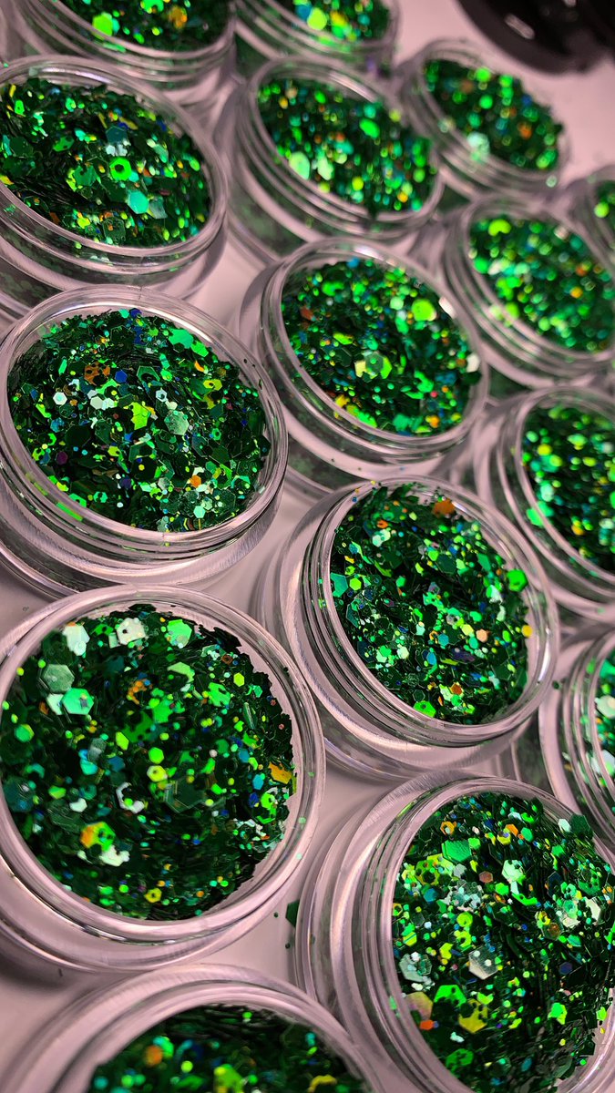 prettyweirdco's tweet photo. ABDUCT ME! 👽
A bright green holographic glitter!
Our fellow weirdos will be able to spot you right away! 👀
•
https://t.co/iLLc6y57Ql https://t.co/el8iz3181C