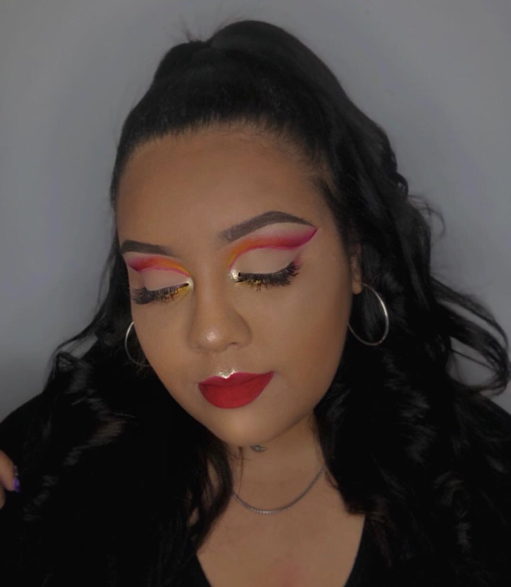 CierraKobiAnn_'s tweet photo. 2016, 2017, and 2019 😳
My cut crease growth makes me cringe, but also makes me proud. I didn’t get into makeup until my freshman year of college, but I def have come a long way.
Show us how you #GLAMMEDup for a chance to win an Ulta giftcard 🤑
#GLOWwithGLAM 🌞🔥 https://t.co/QTtOyRv0sO