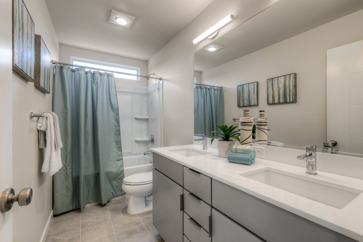 CenturyCommWA's tweet photo. Which bathroom would you prefer?
#CenturyCommunitiesWA #DreamBathroom #hewhomes #Ahomeforeverydream https://t.co/6yFgtpxFKB