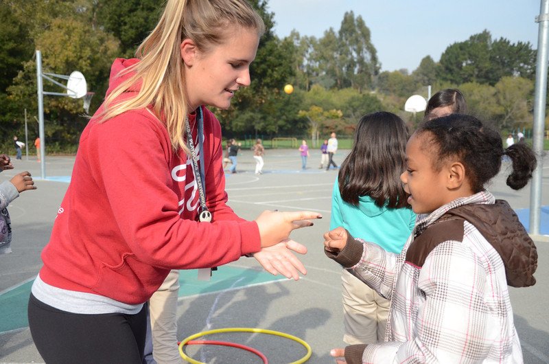Playworks's tweet photo. On playgrounds across the country, Playworks coaches are helping kids become kind, inclusive, and thoughtful leaders. https://t.co/c5ScyGfb2a #coachcrew #americorps #mentors #leaders #recesscounts #SEL https://t.co/aCzUzR8GUA