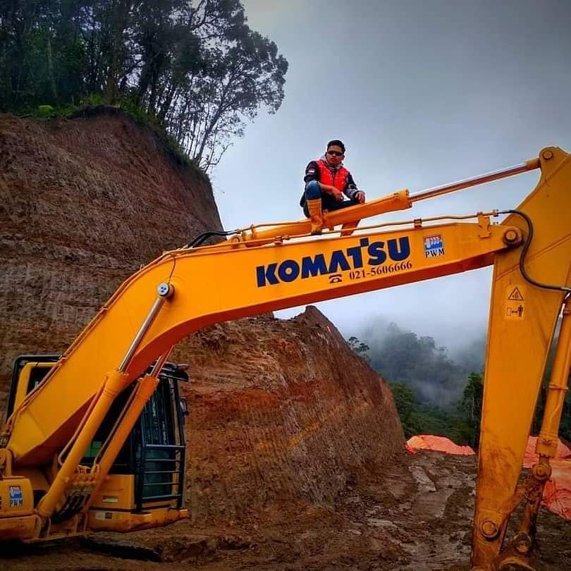 BangBond_'s tweet photo. Sebelum bencana datang sebaiknya kita selamatkan dulu hutan kita dari tangan tangan serakah yg mengambil SDA tanpa melihat lagi akan sebuah bencana yg besar terhadap warga sekitarnya. #SaveSlamet #HutanLindung https://t.co/8sn3i6TmUh