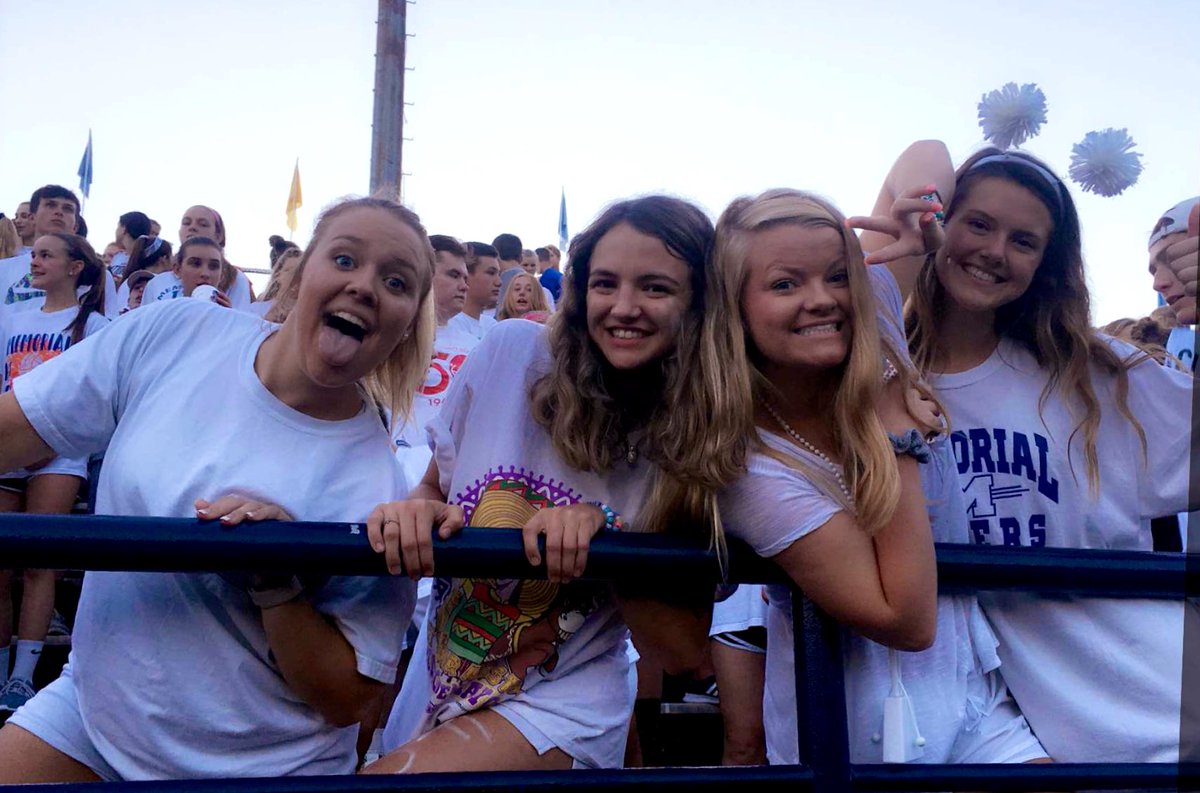 sav_sul's tweet photo. happy (late) birthday izzzz baby🤩 love you lots can’t wait for you to visit me in nashvegas🤪🤪🤪 #1moreyr #ugotthis #iykyk @izzemccool https://t.co/wCKSL04W4t