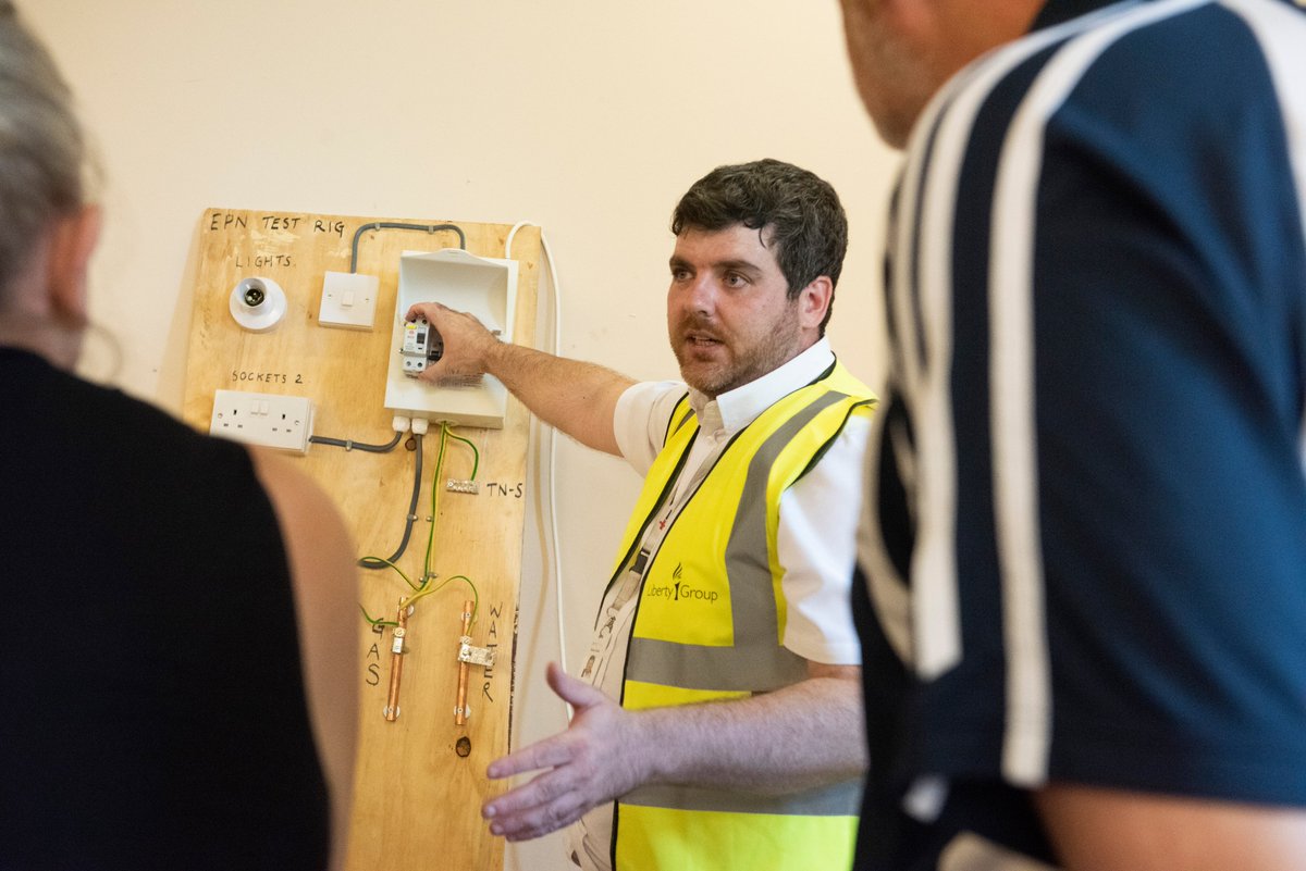 VernaForHousing's tweet image. Delivering a basic DIY Skills Workshop in #EllesmerePort. Thanks @Go_To_Liberty and @ForHousing for an enjoyable session sharing skills and knowledge on simple repairs and decorating tips - enabling more possibilities for more people. #SkillsForEmployment