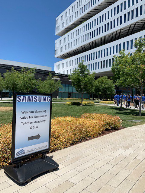 mymindspark's tweet photo. How can technology alleviate youth homelessness in San Jose? After presenting solutions, we toured one #Samsung location. The strategy team uses design thinking to create better user experiences as well! #sparkon @solvefortomorrow
#samsungsolve #sftteachers #endyouthhomelessness https://t.co/5R7XIsifgT