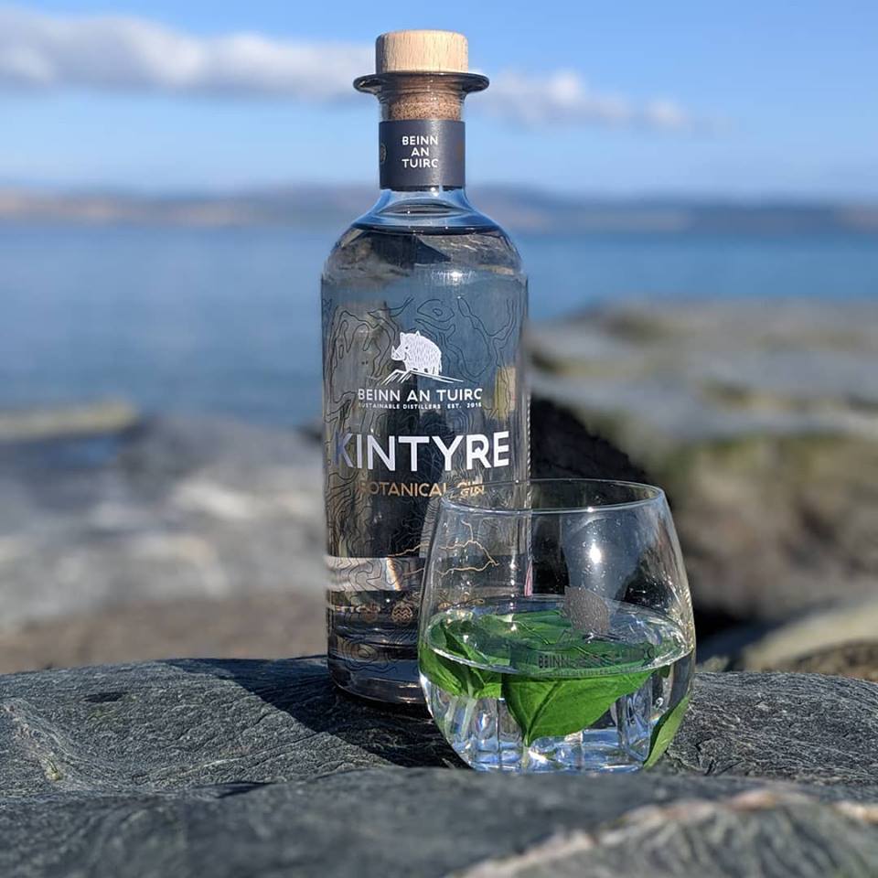 Craft56Scotland's tweet photo. If you're looking for some ginspiration on the #hottestdayoftheyear look no further...☀️🍸

Which one would you go for?

#scottishgins #perfectserves #ginoclock https://t.co/j3MwarwSvq