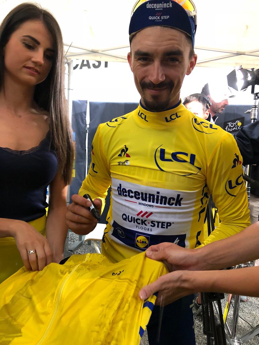 RT &amp; follow to win a Yellow Jersey signed by <a href="/alafpolak1/">Julian Alaphilippe Officiel</a> with <a href="/lecoqsportif/">le coq sportif</a> 💛

RT &amp; follow pour tenter de gagner un <a href="/MaillotjauneLCL/">Maillot Jaune LCL</a> signé par <a href="/alafpolak1/">Julian Alaphilippe Officiel</a> avec <a href="/lecoqsportif/">le coq sportif</a> 💛

#TDF2019