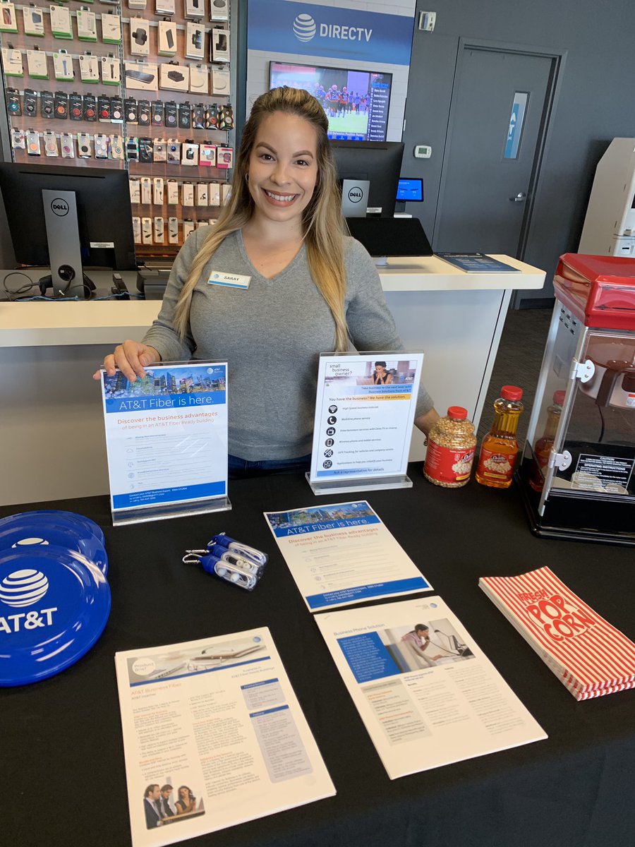Keys2Life_'s tweet photo. Small Business Appreciation Day at the local #ATT store in #keywest. 

BOGO phones for Businesses 
AT&amp;T Business Fiber Internet 
@jrluna11 @KatrinaS_Biz @efrenfavela @thecarlosgiron @Mr_Ely_Gonzalez https://t.co/iiU5MTmIsB