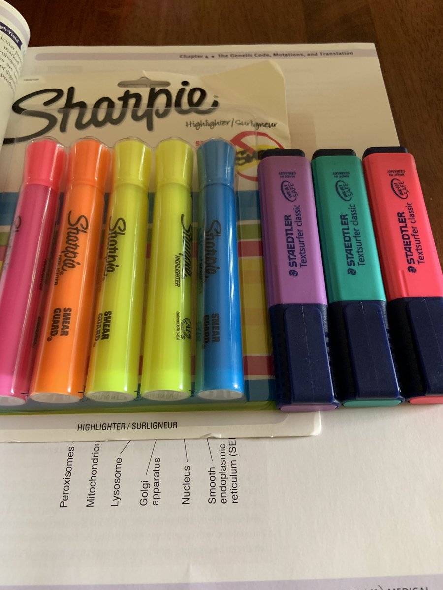 Mi hermano ayer me regalo resaltadores... me dijo que tal vez asi me daban ganas de estudiar🤣😂 #heisthebest