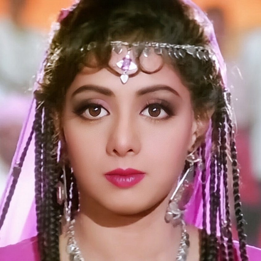 bollywood-ke-kisse-The-producers-of-this-film-did-not-want-to-let-Sridevi-die-at-the-hand-of-Shahrukh-Khan