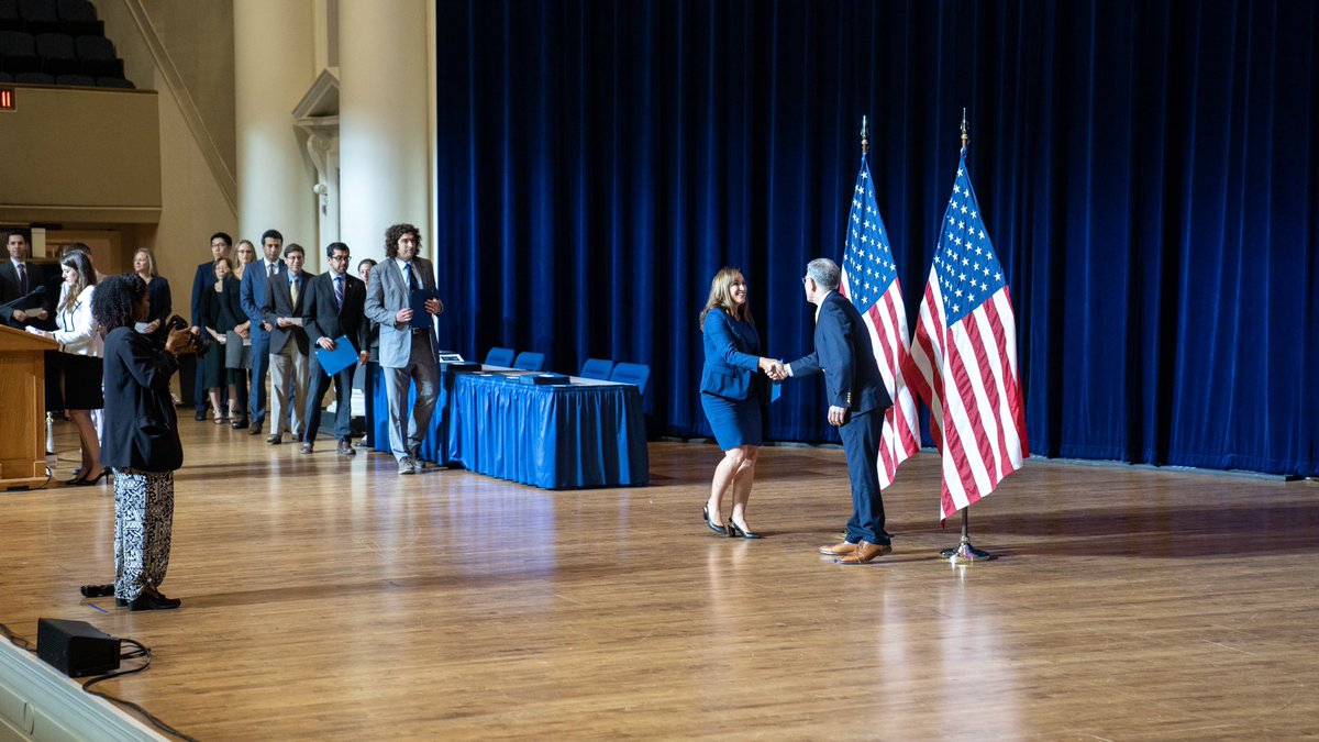 CSUAgSci's tweet photo. Kelly Wrighton received her Presidential Early Career Award for Scientists and Engineers this morning in Washington, D.C. 🏆

The award is the highest honor bestowed by the U.S. Government on professionals in the early stages of their independent research careers. #ProudToBe https://t.co/yq7ASjkglO