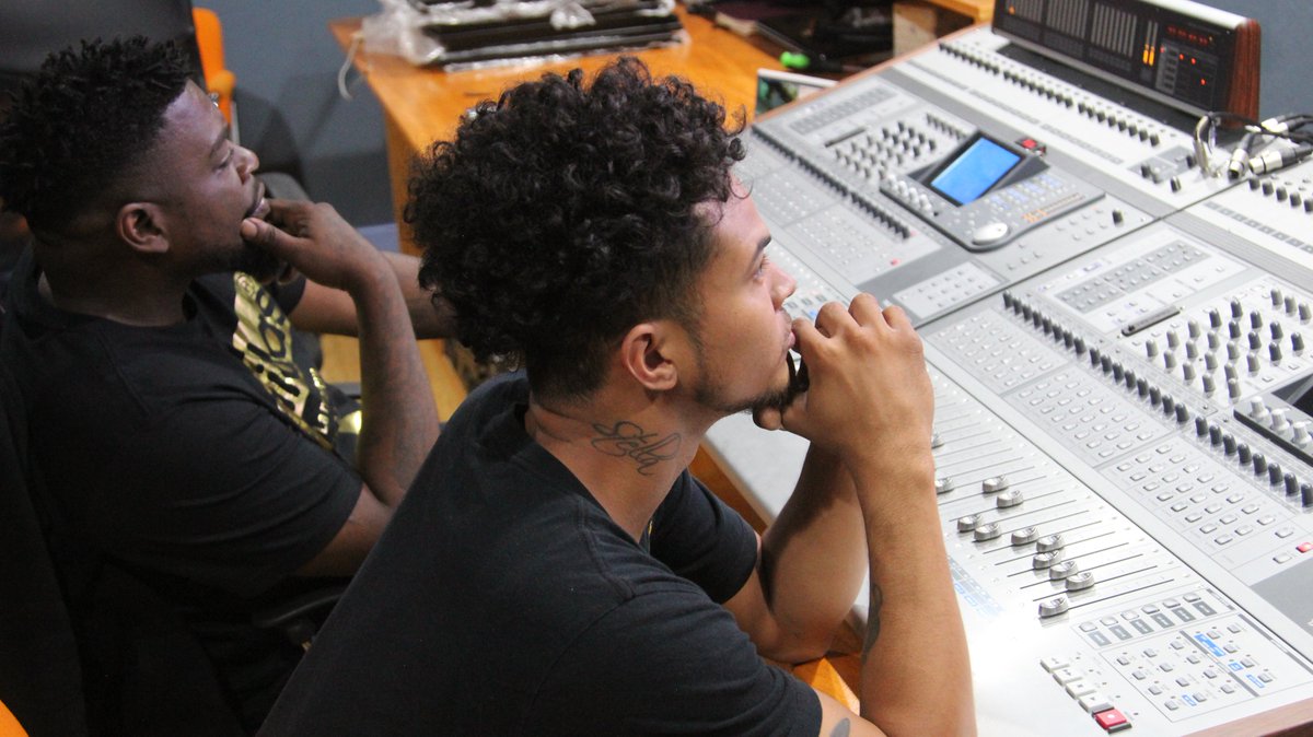 ODworldEnt's tweet photo. Dedication and Passion brings blessings!!! R&amp;B Artist from South Florida is on the rise 🎹 @keyzspitz #ODworldEnt https://t.co/lz7DppLkni