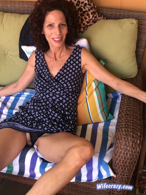 Look closely to see my beautiful #Beaver   #maturewife https://t.co/zLWWGPnaAj<a href="/tag/beaver"class="tags">#Beaver</a><a href="/tag/maturewife"class="tags">#maturewife</a>