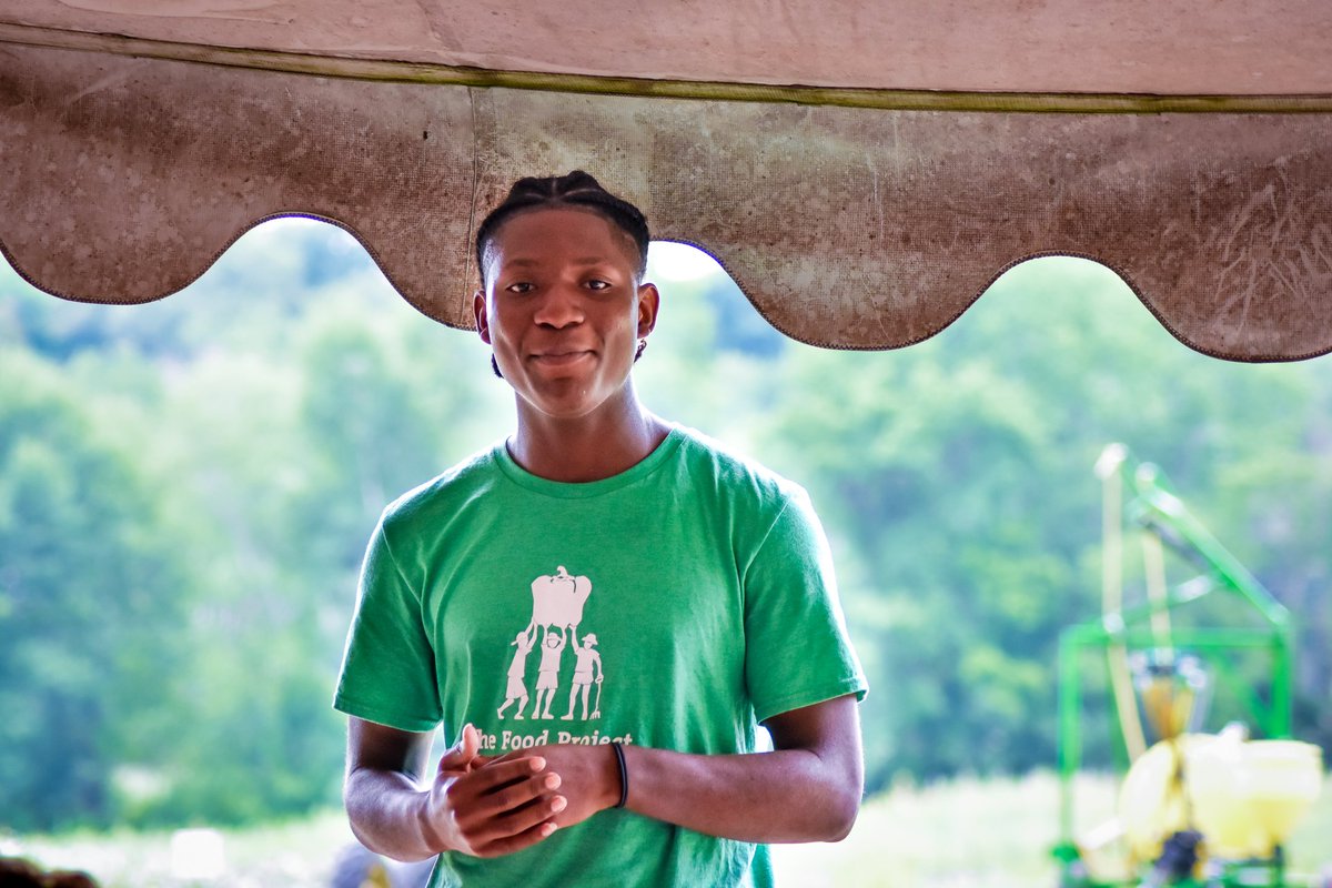 TheFoodProject's tweet photo. Thanks to all who joined us for a wonderful lunch on the Baker Bridge Farm in Lincoln for a delicious meal thanks to Chef Jason Bond @BondirCambridge, and inspiring stories by Seed Crew Peer Leaders Peter F. and Nelson M. Photos taken by @RapidCatalyst https://t.co/Jz6sXPhPDH